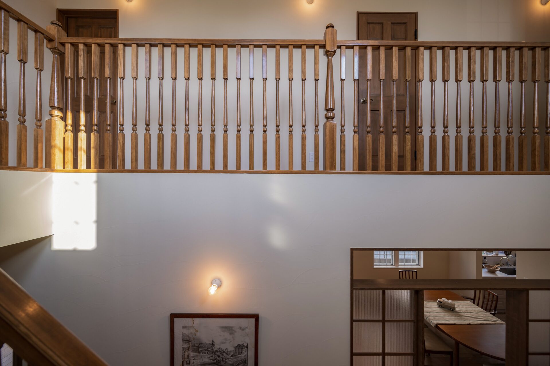 吹き抜けが生む、空間のつながりと広がり