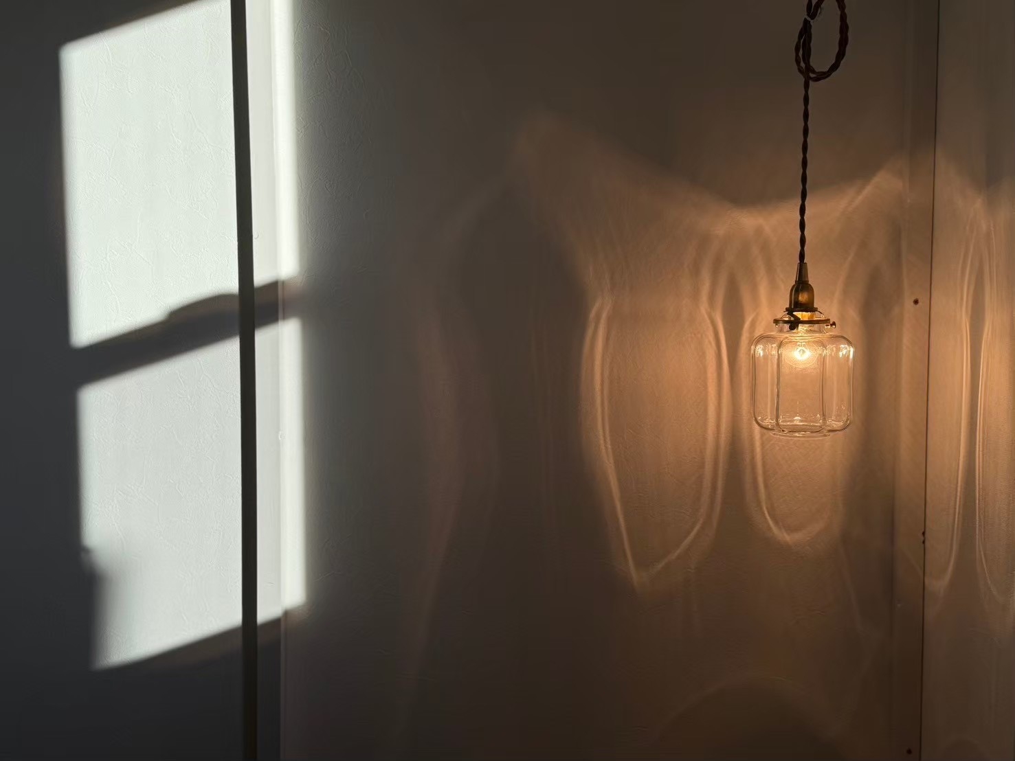 今日はなんの日？【10月21日 あかりの日】　 アイチャッチ