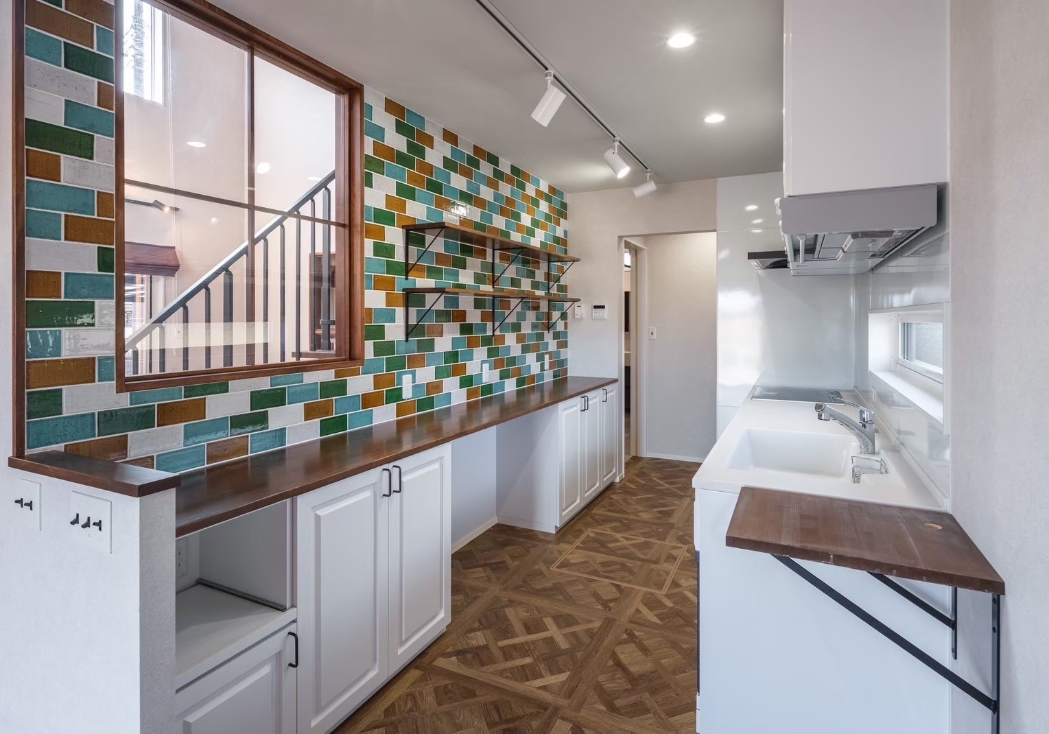 オープンキッチンと独立型キッチン、後悔しない選び方｜メリット・デメリットを徹底比較！ アイチャッチ