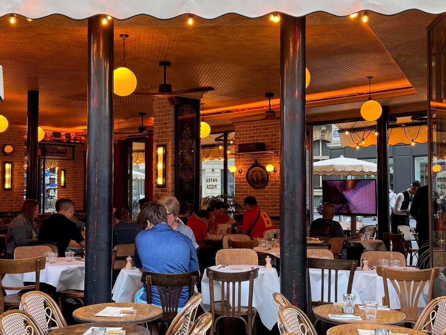 お部屋の雰囲気が変わる！照明の色を見直してみよう アイチャッチ